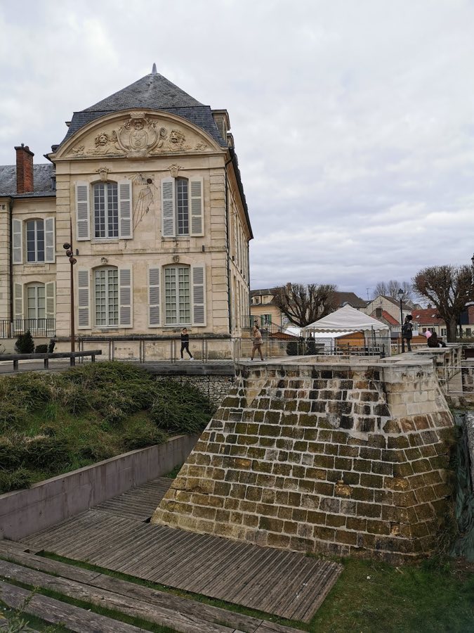 Viarmes Town Hall image