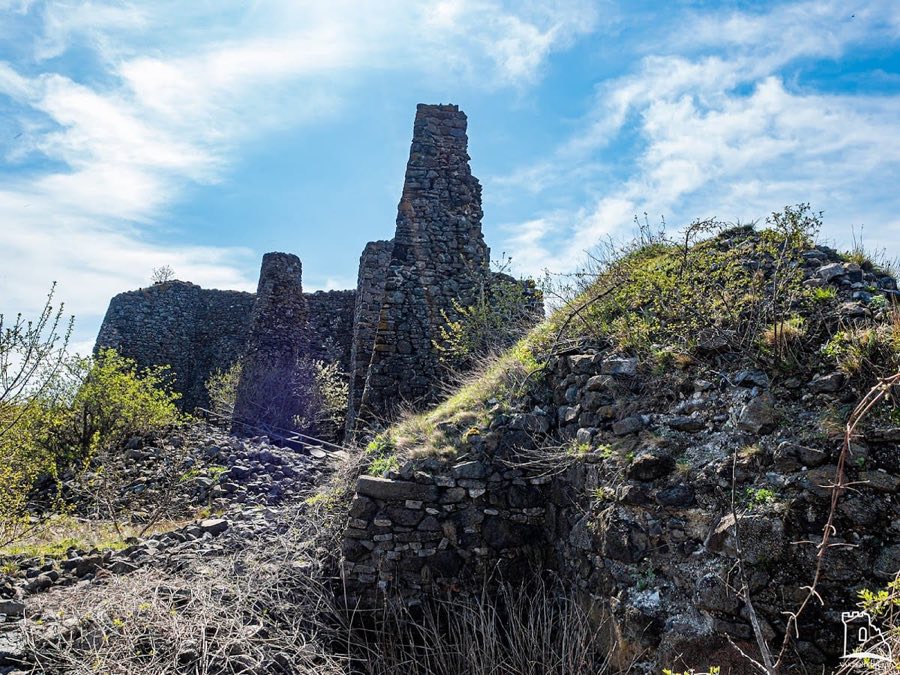 Castle Csobánc image