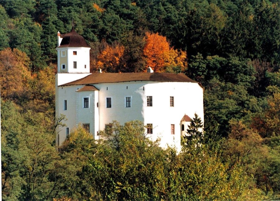 Malenovice Castle image
