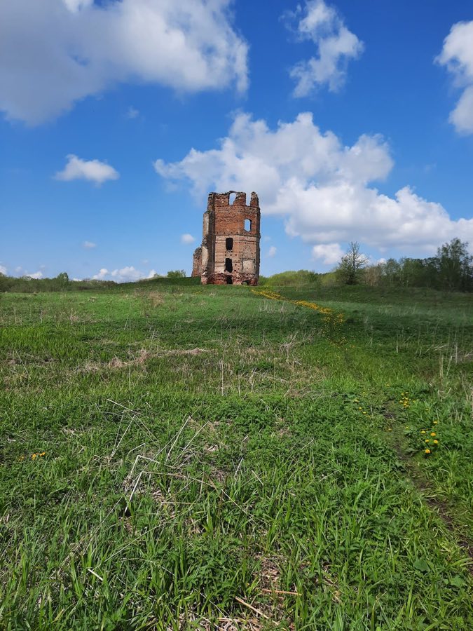 Biely Kovieĺ Castle image