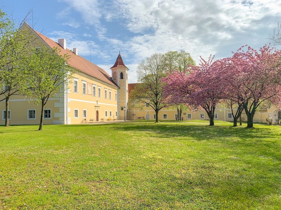 Schloss Atzenbrugg image