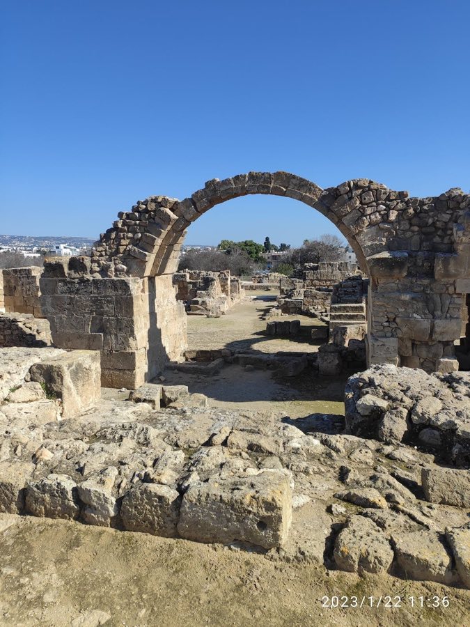 Saranta Kolones image