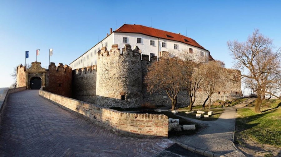 Siklós Castle image