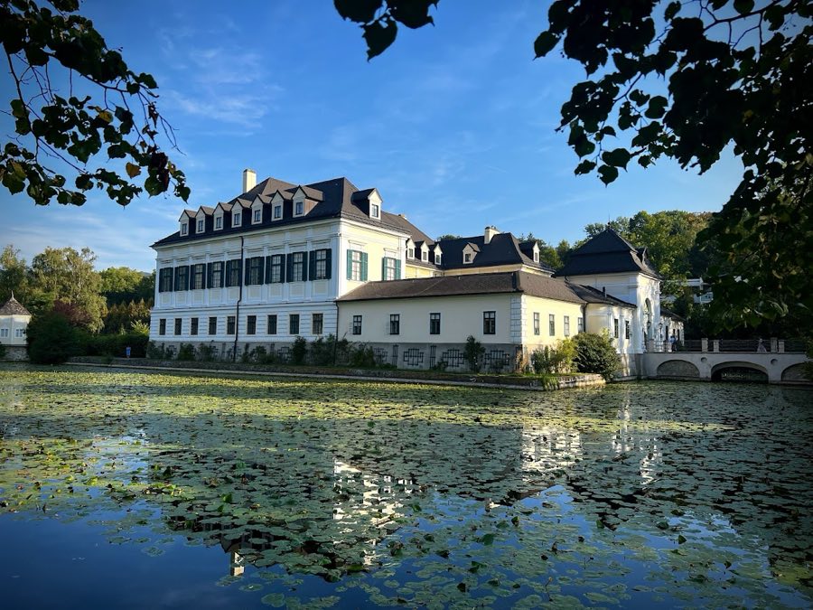 Laudon Palace image