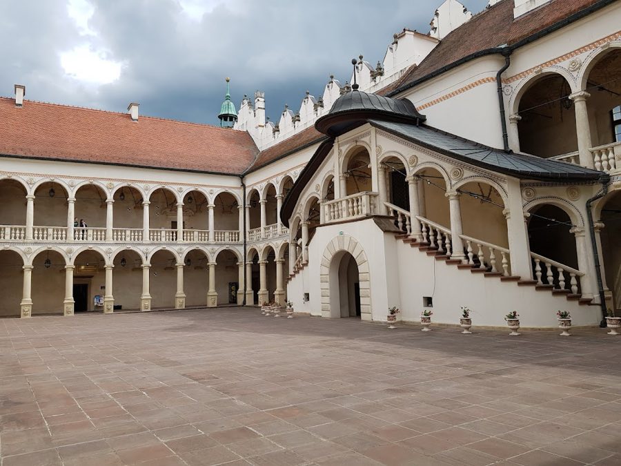 Baran贸w Sandomierski Castle image