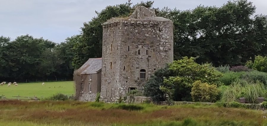 Pele Tower, Angle image