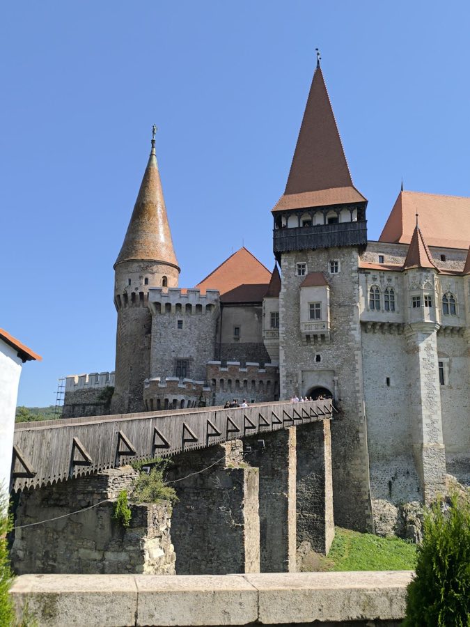 Corvin Castle image