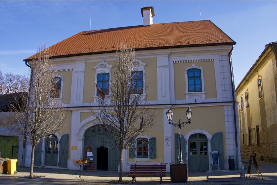 Tokaj Castle image