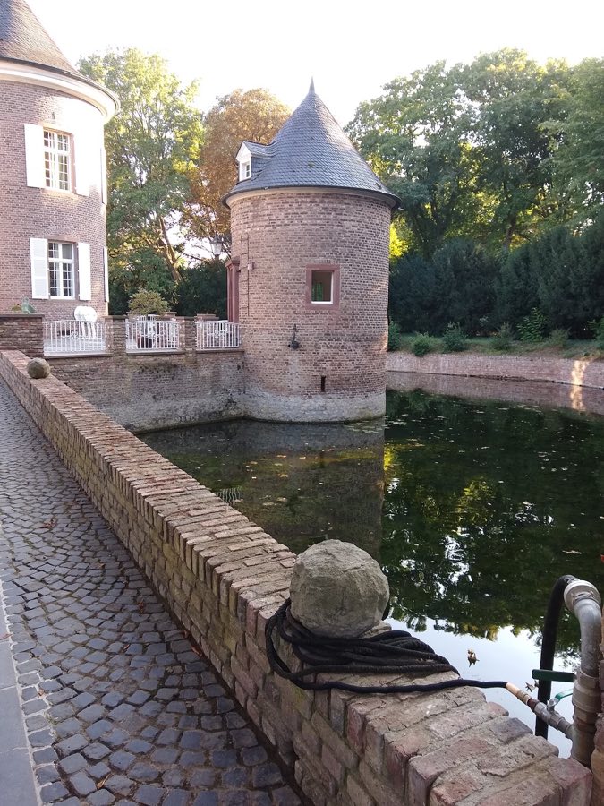 Gladbach Castle image
