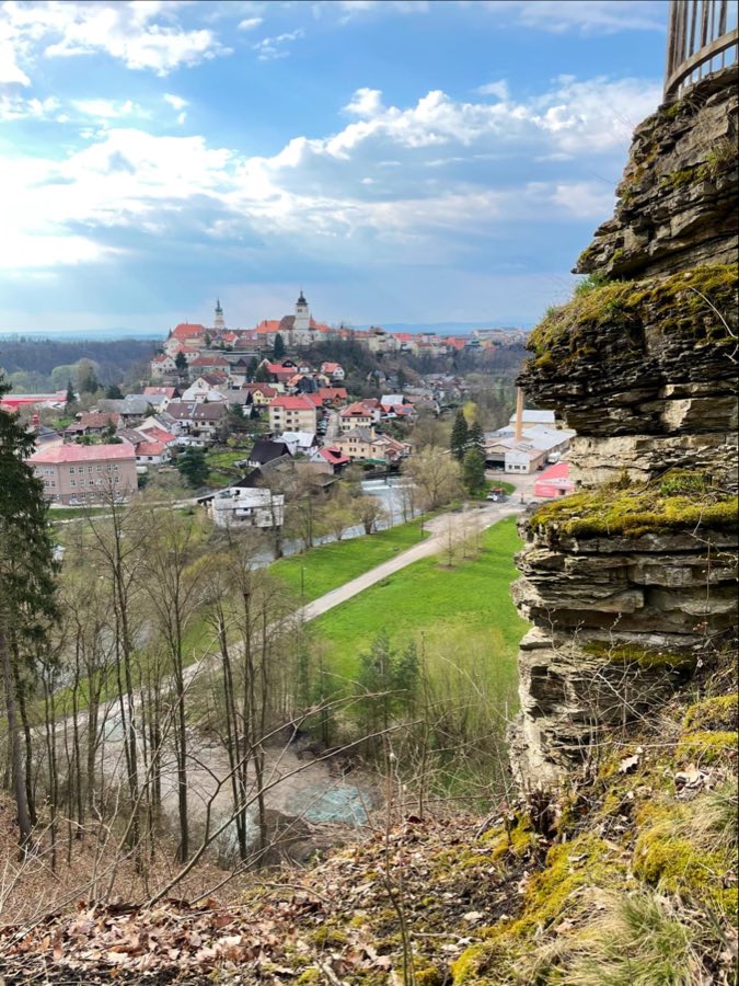 Výrov Castle image