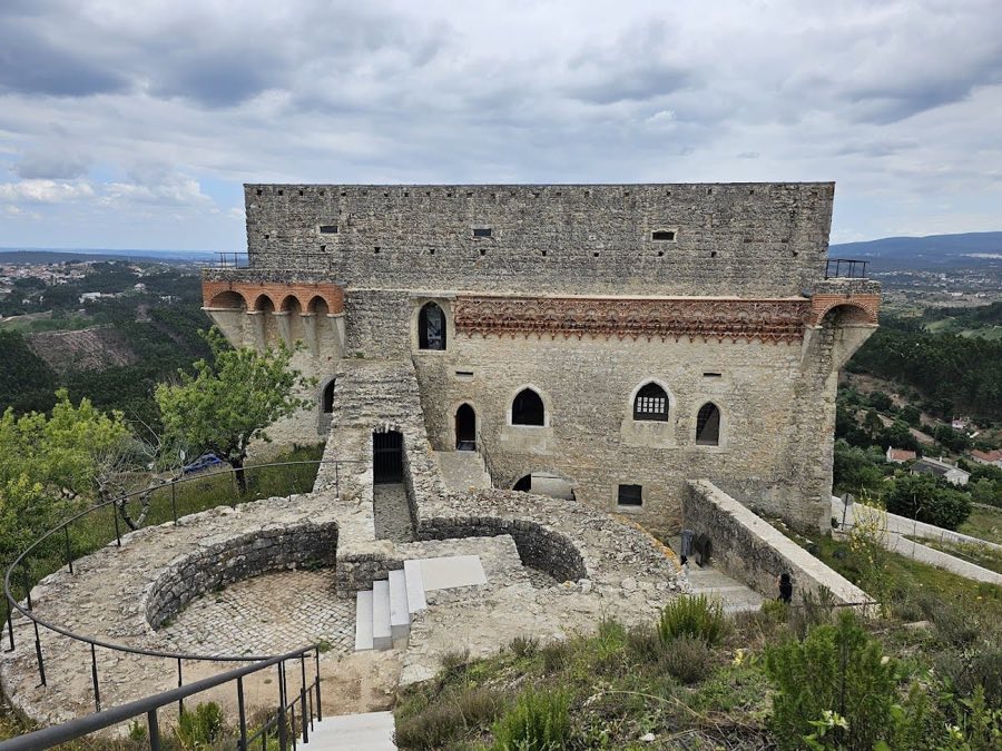 Castle of Ourém image