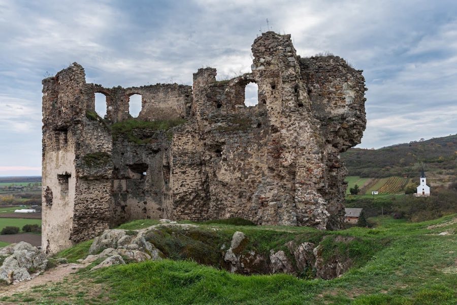 Veľký Kamenec Castle image