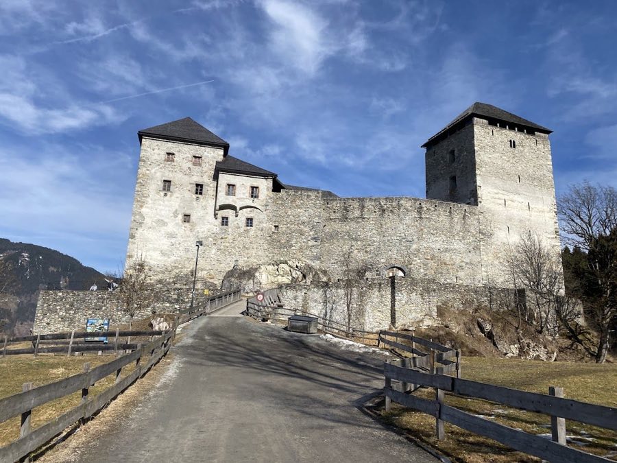 Kaprun Castle image
