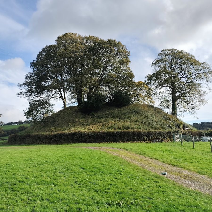 Bampton Castle image