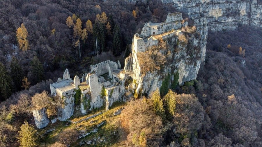 Castel Corno image
