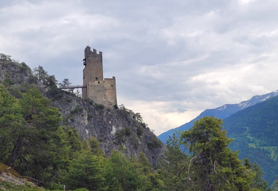 Burg Schrofenstein image