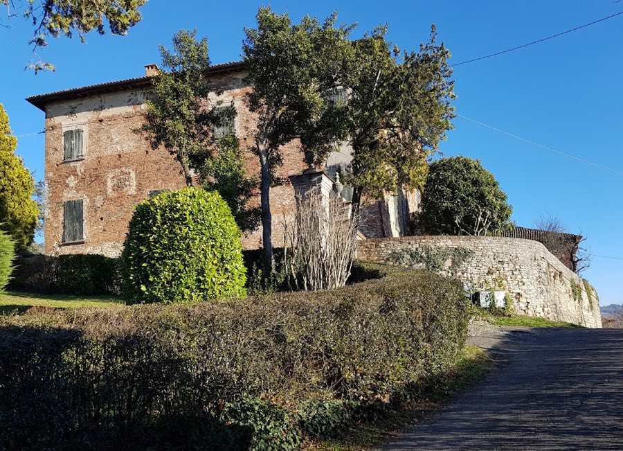 Castello di Montecalvo image