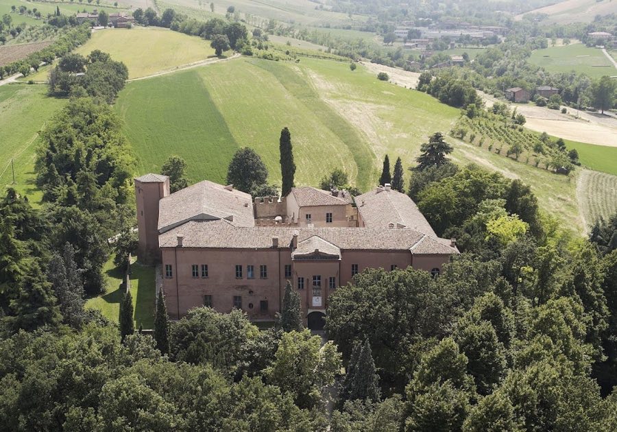 Spezzano Castle image