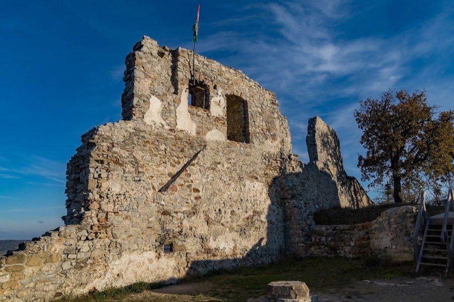Rezi Castle image