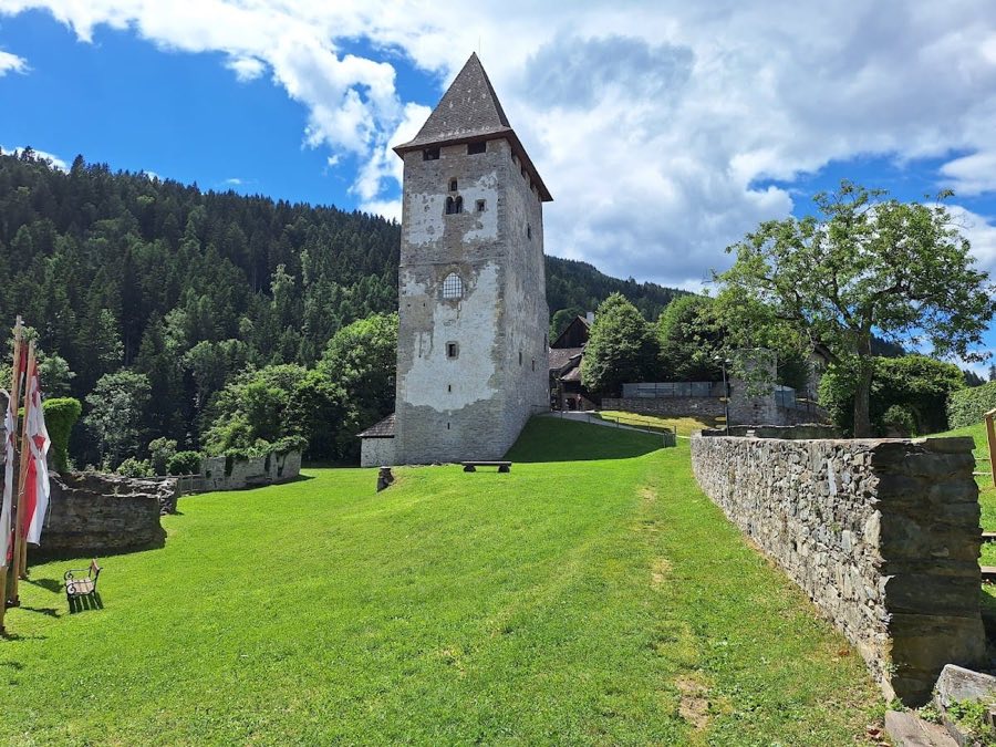 Burgruine Petersberg image