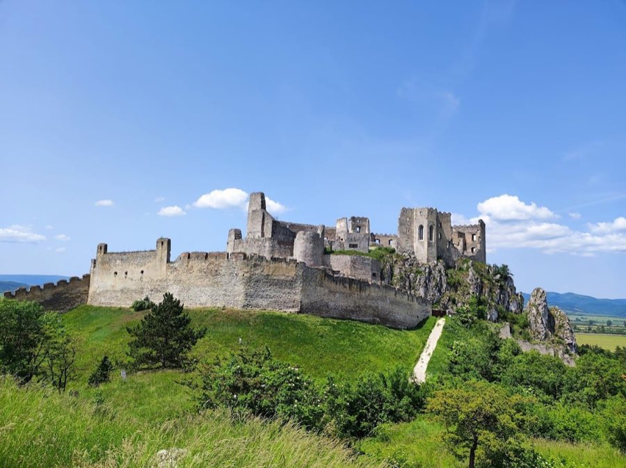 Beckov Castle image