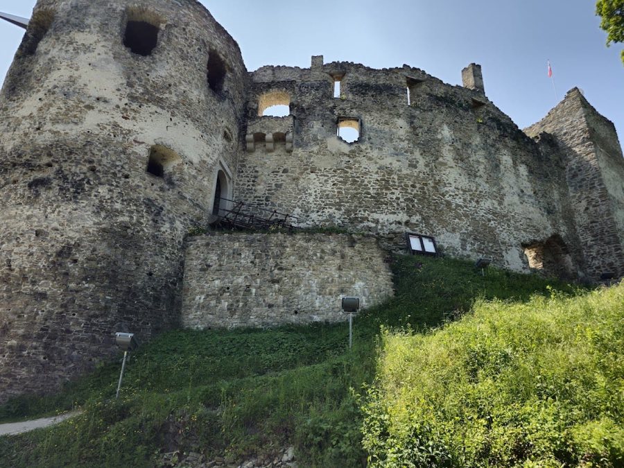 Považský hrad image