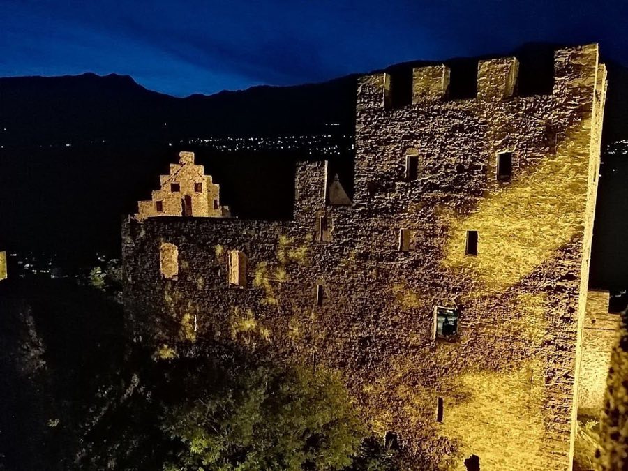 Tourbillon Castle image