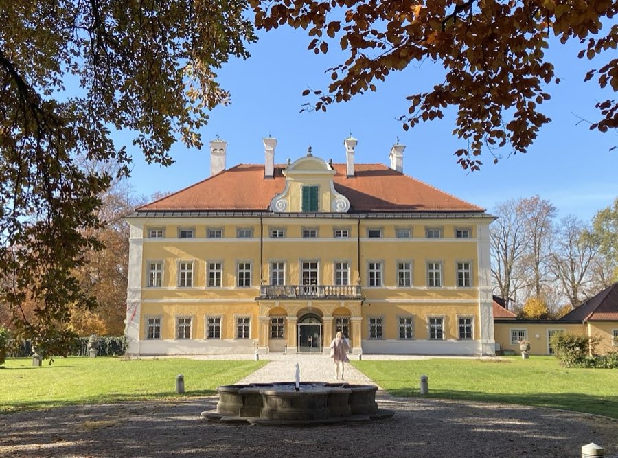Schloss Fronburg image