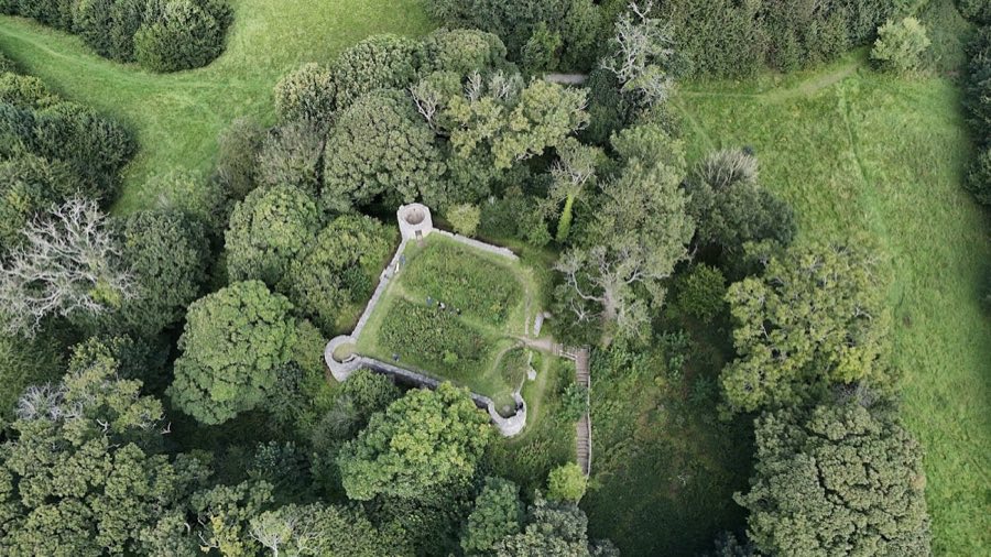 Castell Aberlleiniog image