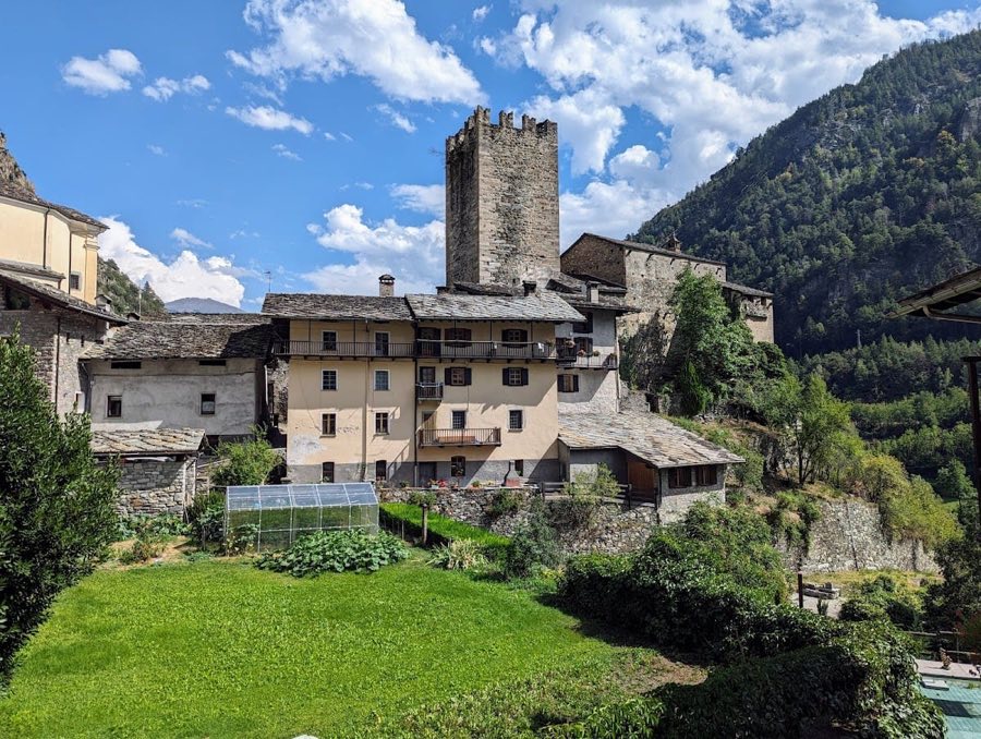 Avise Castle image