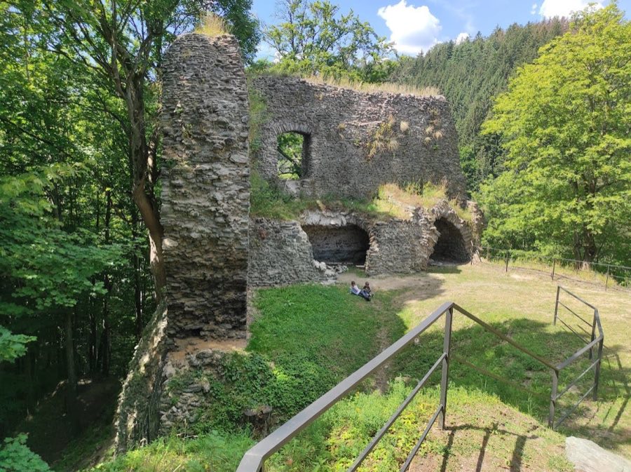 Hrad Návarov image