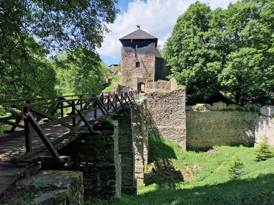 Lukov Castle image