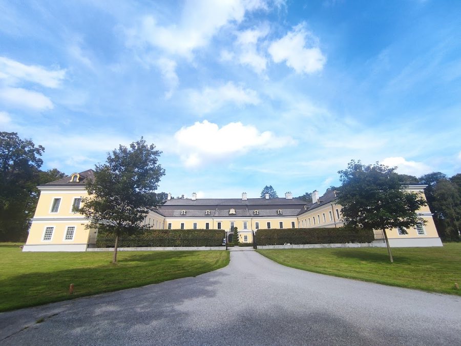 Schloss Rosenhof image