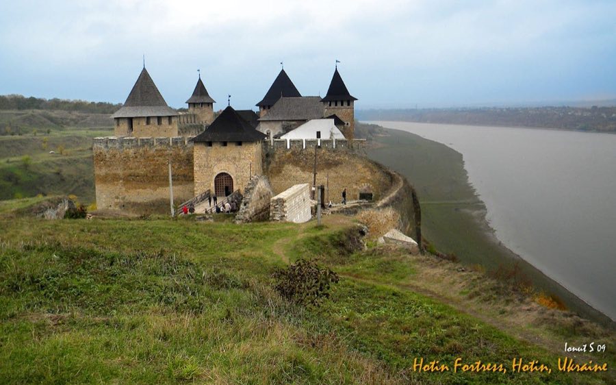 Khotyn Fortress image