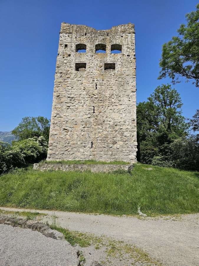 Schloss Blatten image
