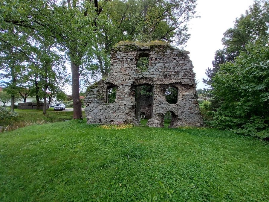 Kouty Castle image