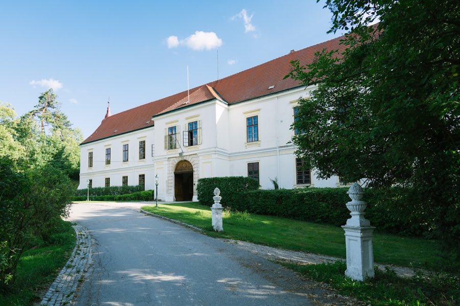 Loosdorf Castle image