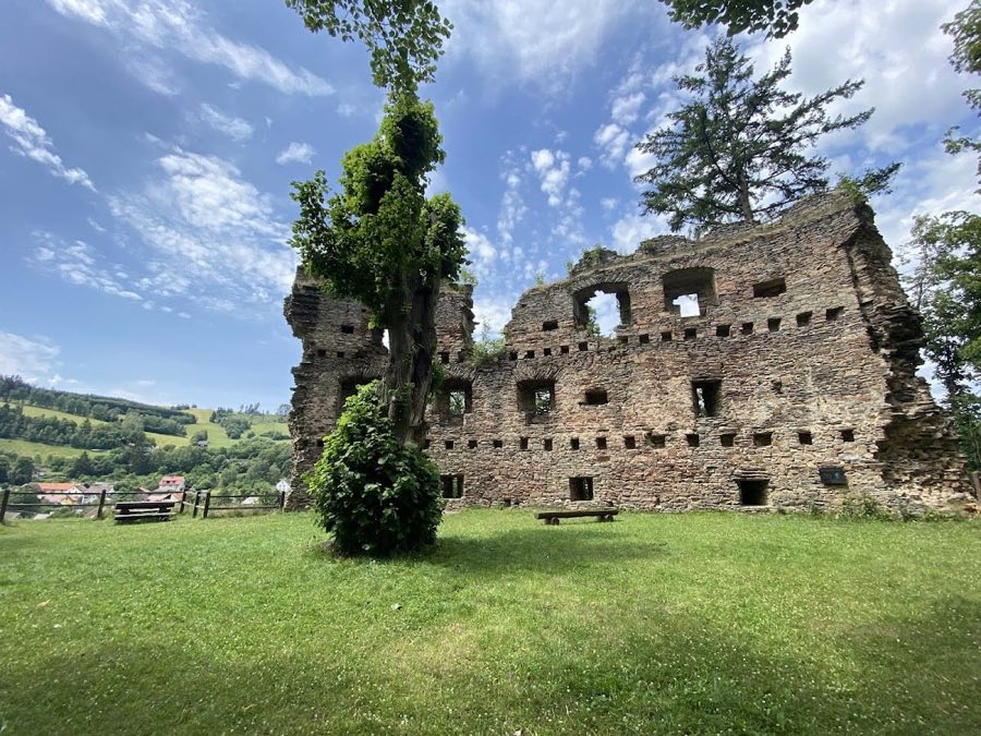 Dalečín Castle image