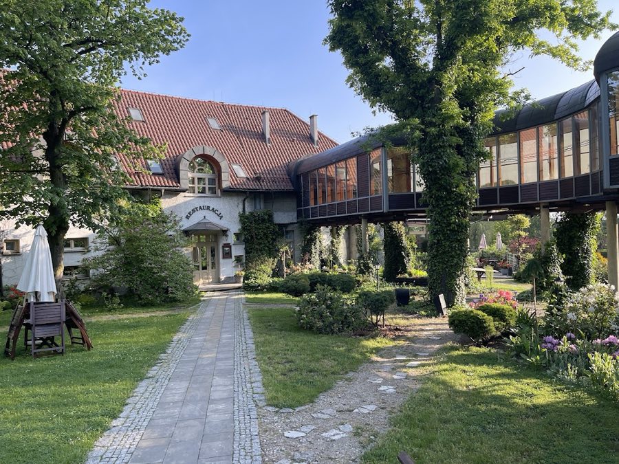 Palace in Czarny Las image