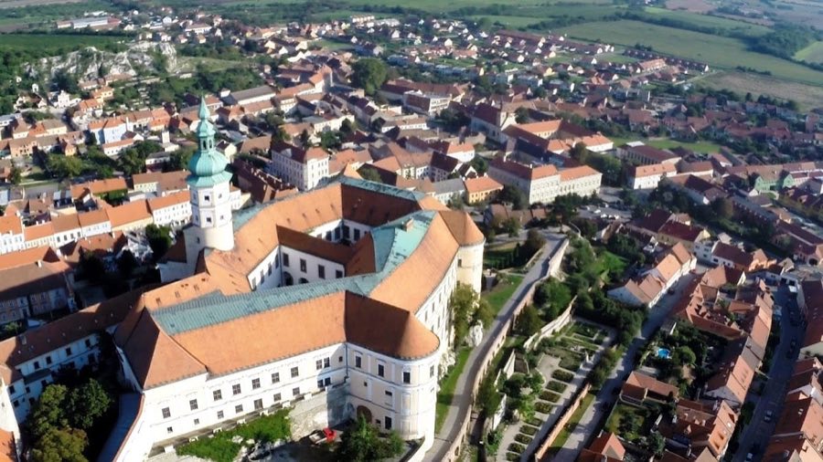 Mikulov Castle image