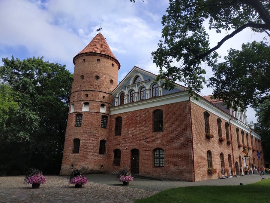 Raudondvaris Castle image