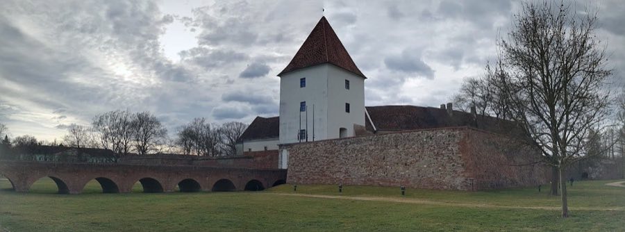 Sárvár Castle image
