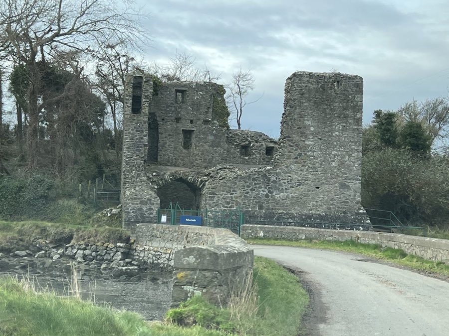 Mahee Castle image