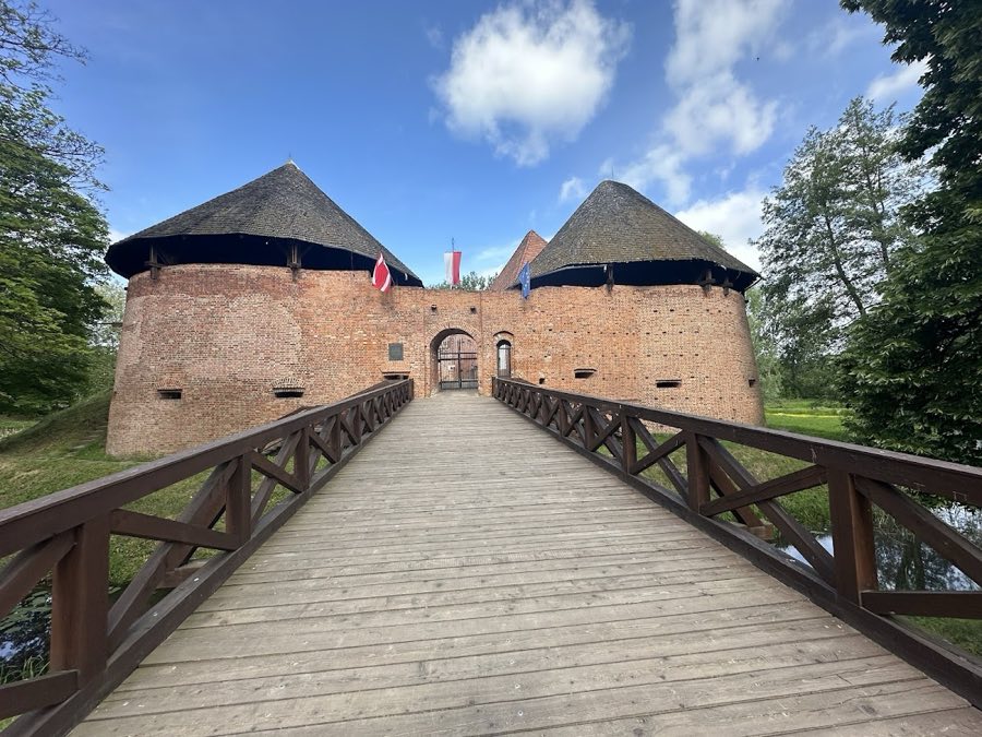 Mi臋dzyrzecz Castle image