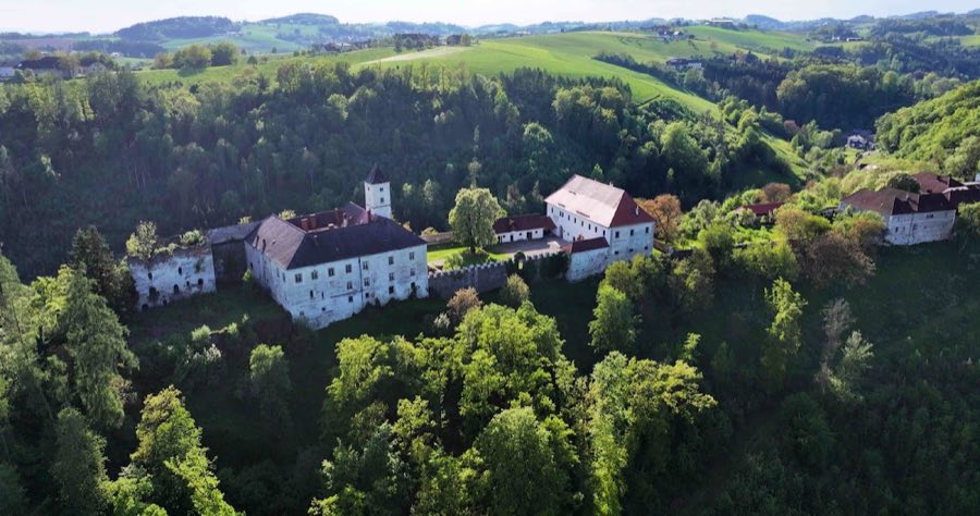 Eschelberg Castle image