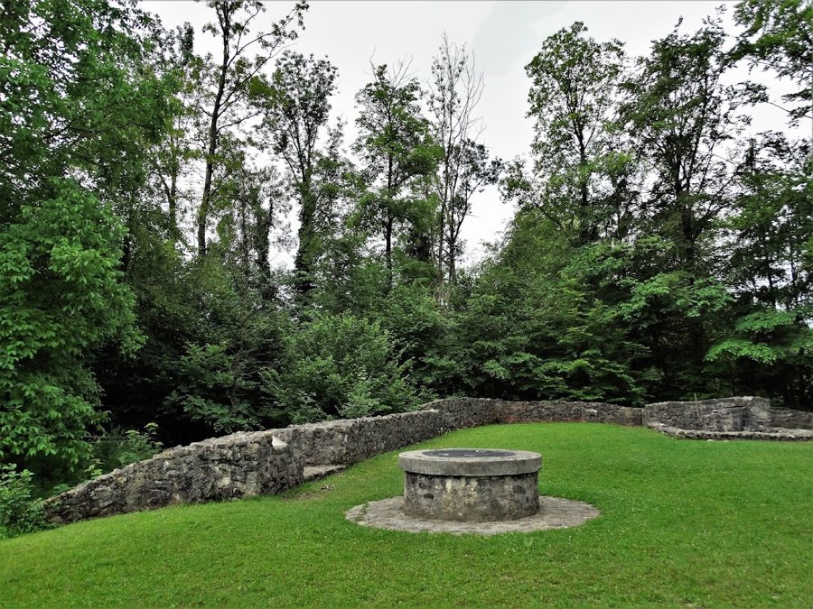 Friedberg Castle Ruins image