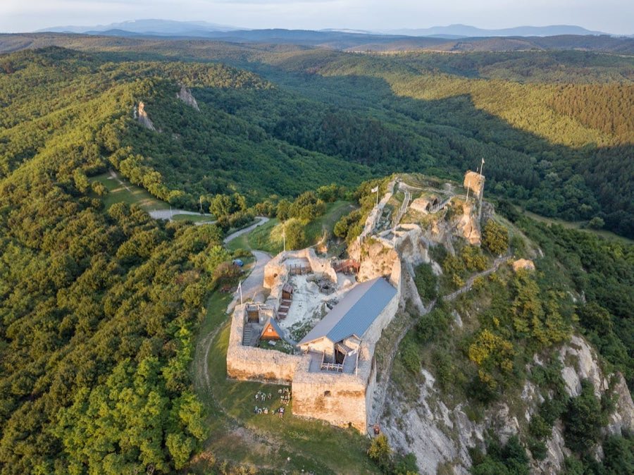 Castle of Sirok image