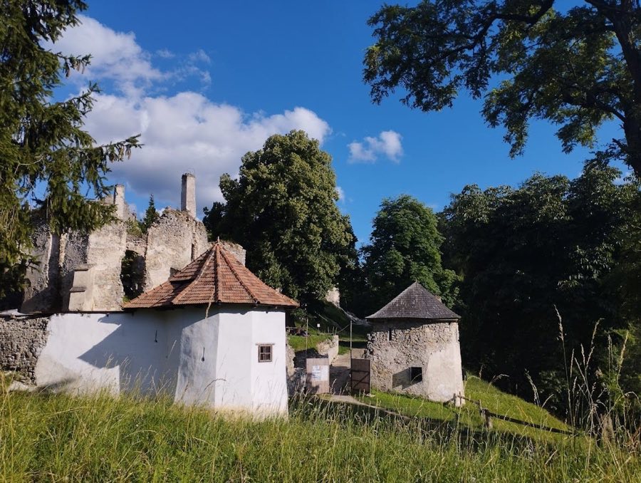 Sklabiňa Castle image