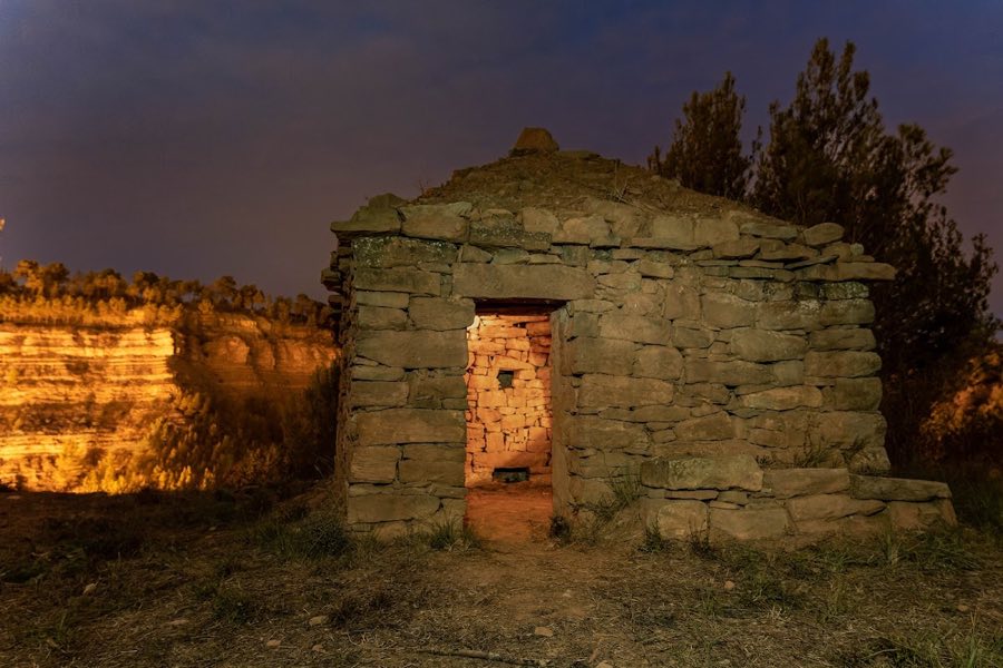 Castell de Fals image