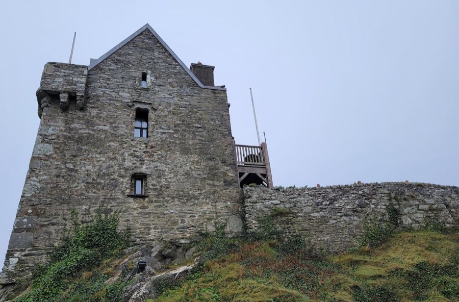 Dunasead Castle image
